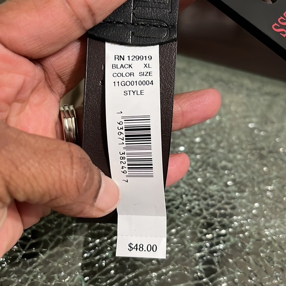 NWT GUESS BELT SIZE XL UNISEX BLACK WITH LOGO OUTSIDE BELT BUCKLE LOGO ON EDGE - Picture 6 of 9